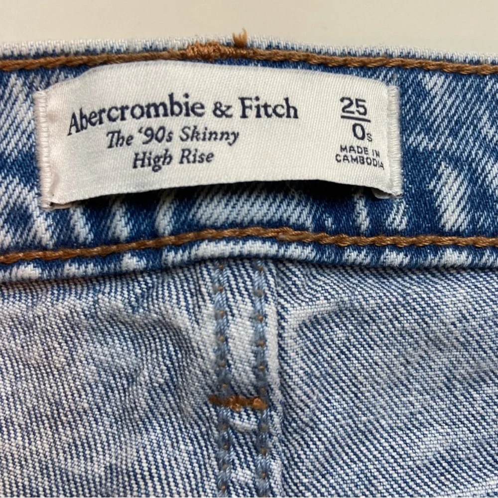 Classic Blue Women's Jeans - Picture 3 of 3